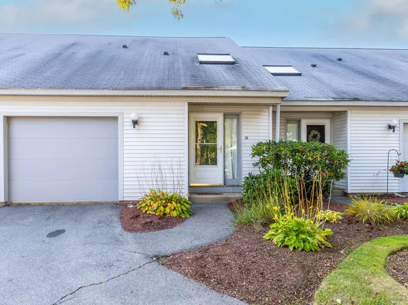 16 Highland Green Road, Merrimack, NH 03054
