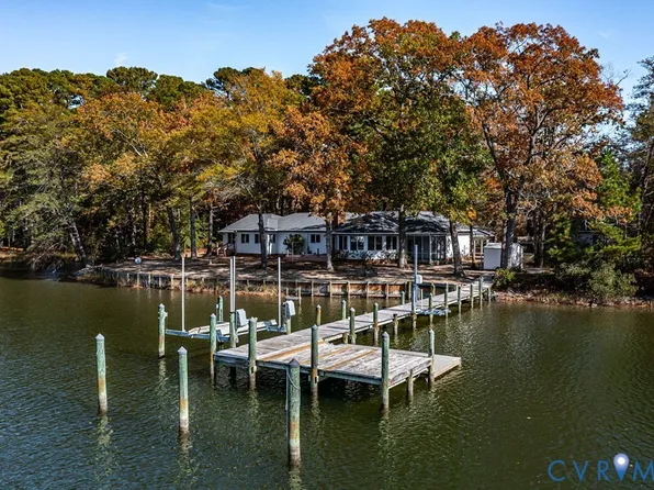 492 Pine Reach Dr, Kilmarnock, VA 22482