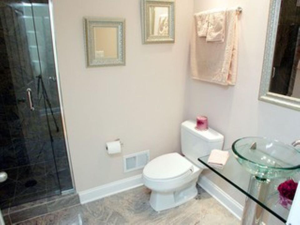 Upper level guest bathroom
