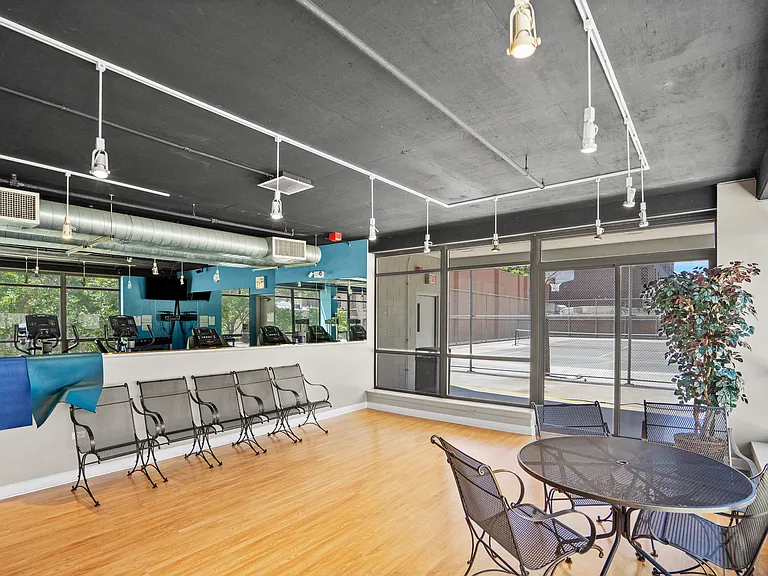 1212 N Wells St #302 — Photo 22