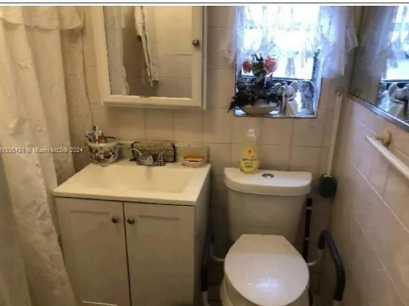 1523 NW 38th St, Miami, FL 33142