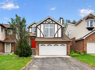 15 Pemberton Cres, Ottawa, ON K2G4Y7