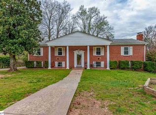 105 Hickory Ln, Mauldin, SC 29662