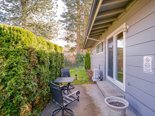 830 NW Division St, Gresham, OR 97030