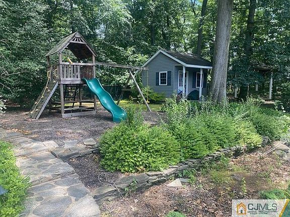 3rd image of 10 Valley Forge Dr