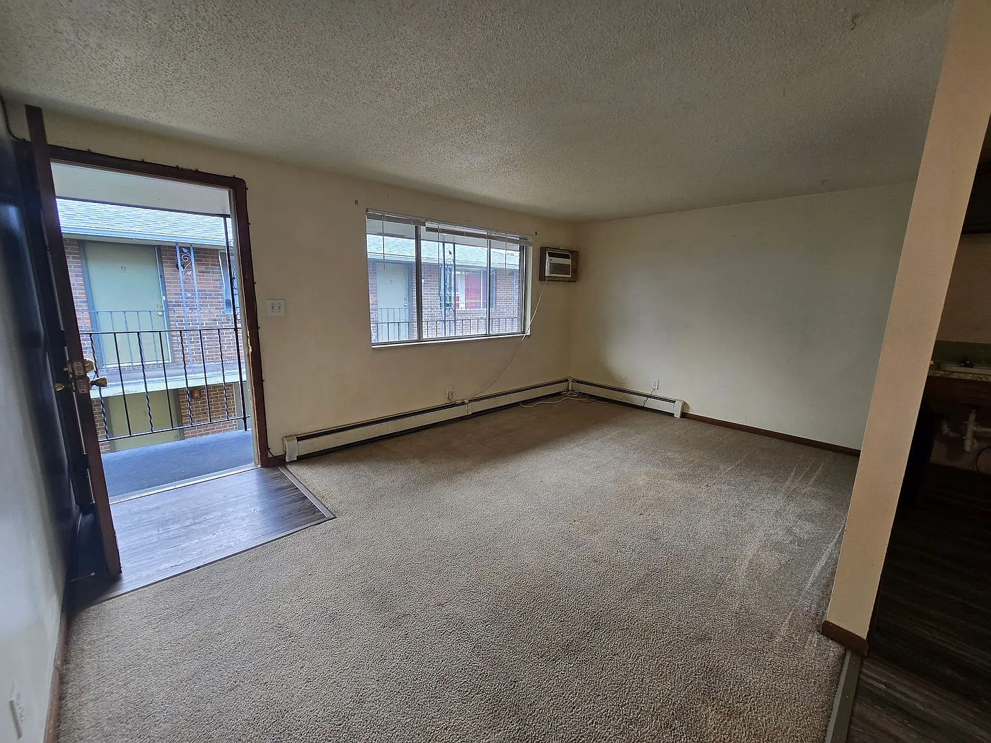 1430 Emery — Photo 4