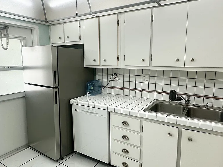 300 Galen Dr #206 — Photo 6