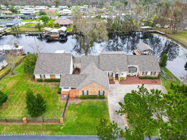 1610 Yellow Brick Rd, Astor, FL 32102