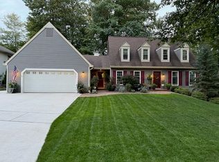 2075 Sandalwood Ct, Green Bay, WI 54304
