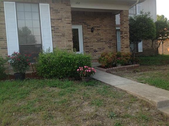 2nd image of 1717 Paxton Dr