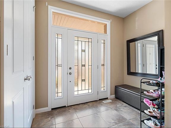 4th image of 299 Moorlands Cres