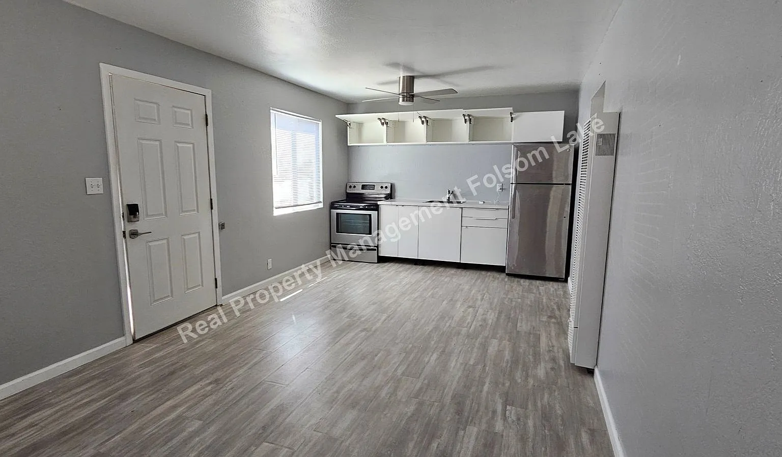 1 Bedroom Duplex in Historic Folsom — Photo 2