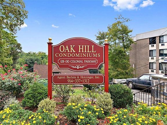 2nd image of 128 Colonial Pkwy APT 4K