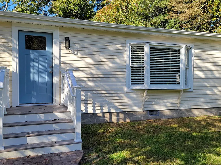 410 Spruce St — Photo 1