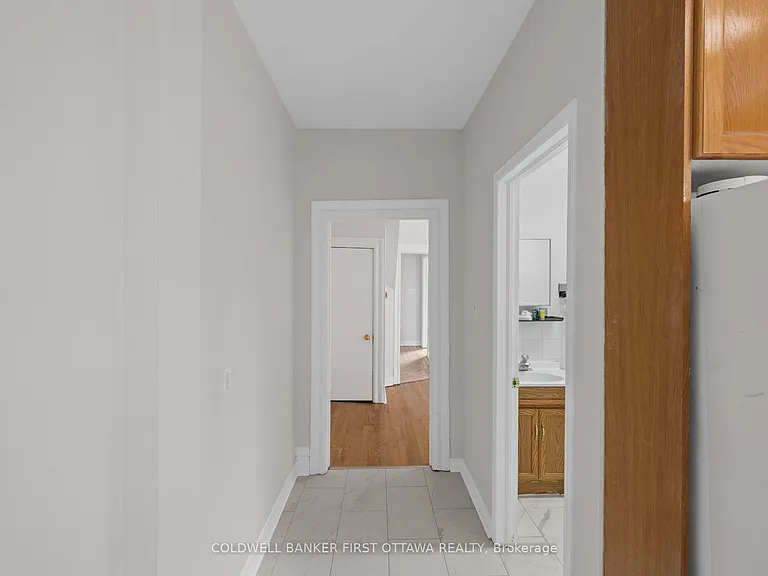 176 Rochester St — Photo 18