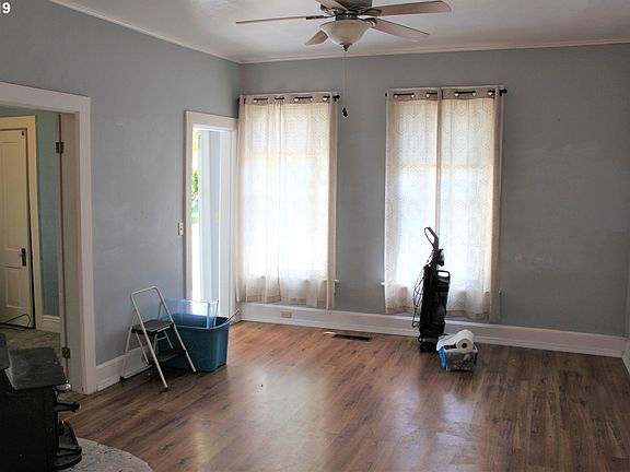 2nd image of 1420 Valley Ave