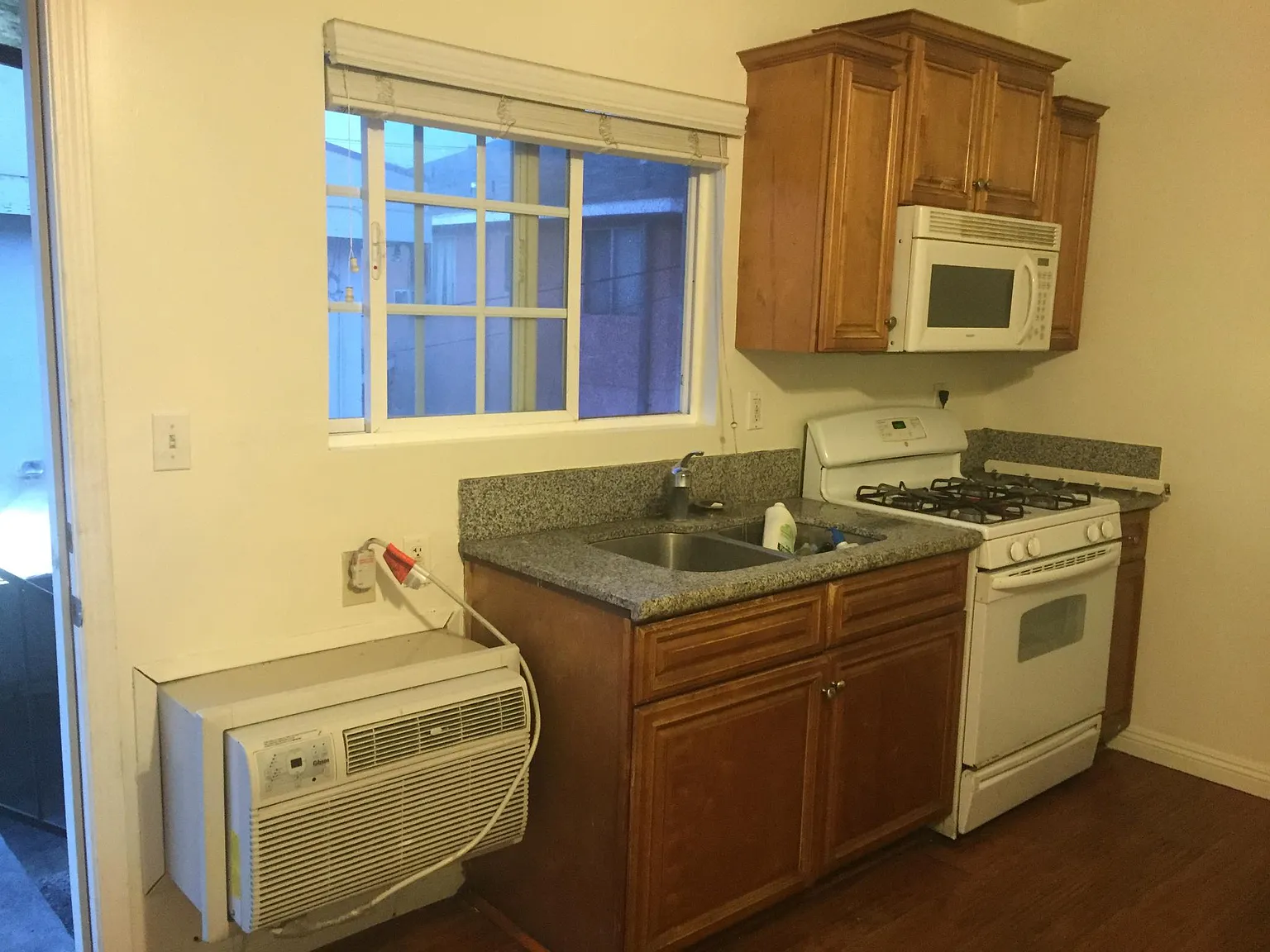 4 bed, $800 — Photo 2