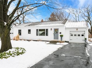 42 Valley View Dr, Penfield, NY
