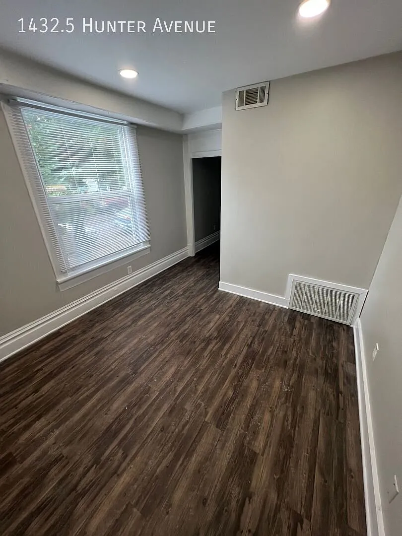 1 Bed 1 Bath Apartment Near OSU Medical — Photo 3