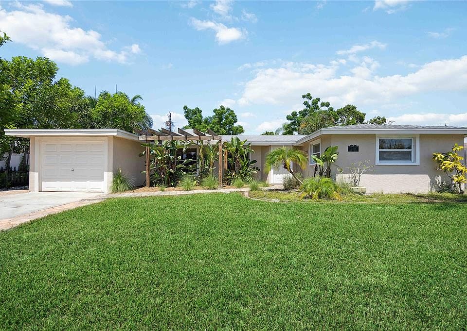 1st image of 2409 Tulip St