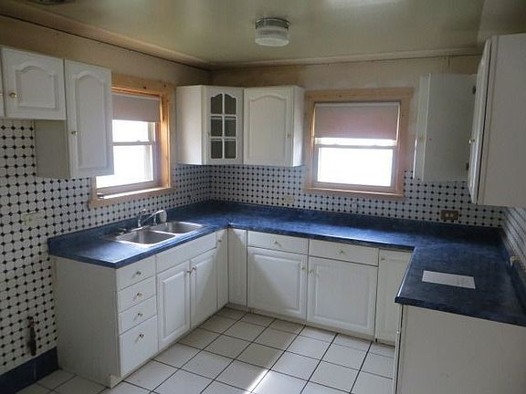5th image of 12525 S Bishop St