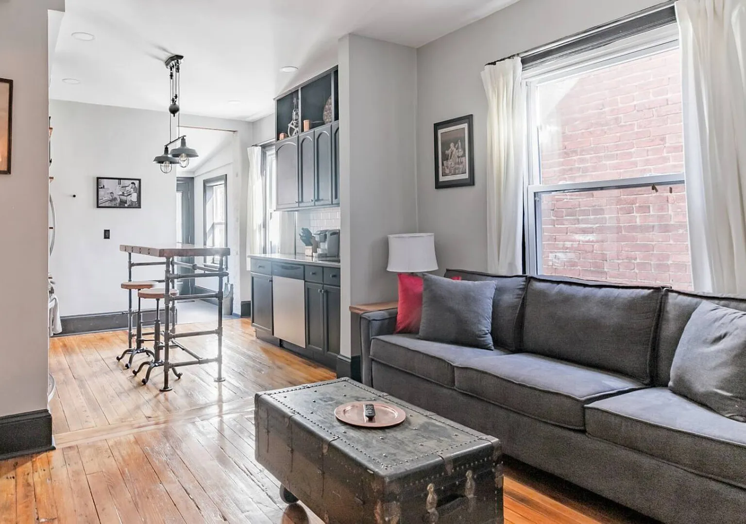 Industrial Loft Offers Historic Feel Near Conv Ctr — Photo 4