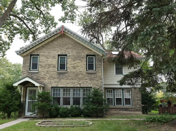 3560 South Whitnall AVENUE, Milwaukee, WI 53207