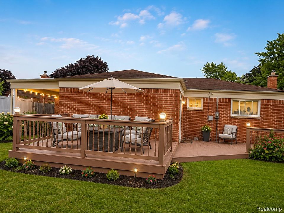2nd image of 25132 Saint Clement Dr
