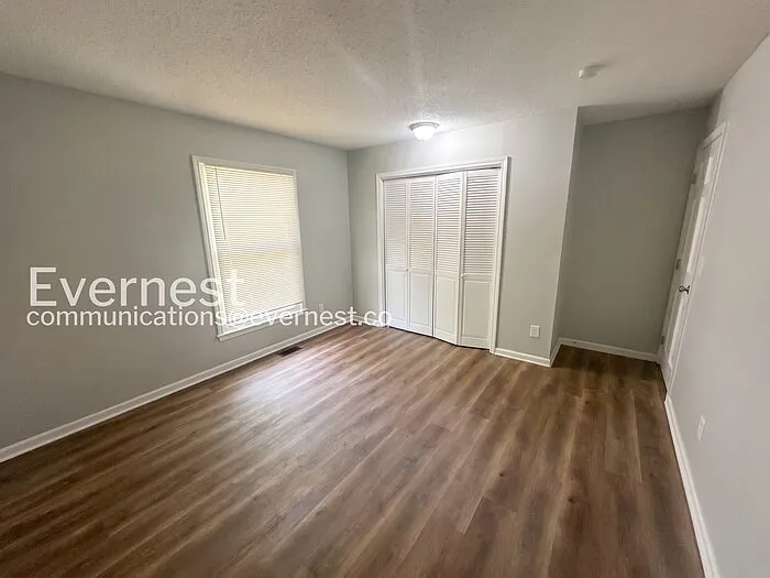 9805 N Wayne Ave — Photo 23
