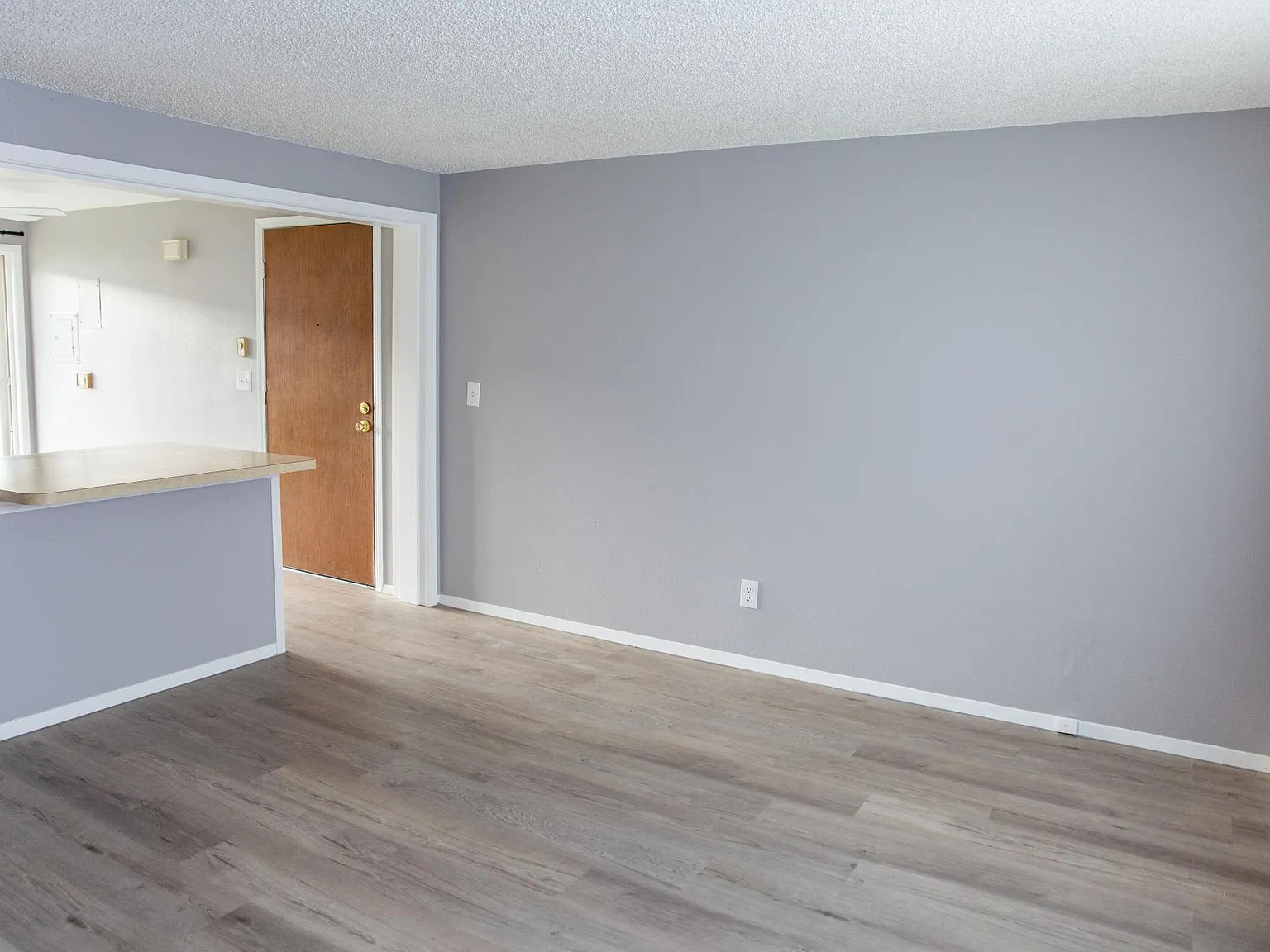 3595 S King St — Photo 3