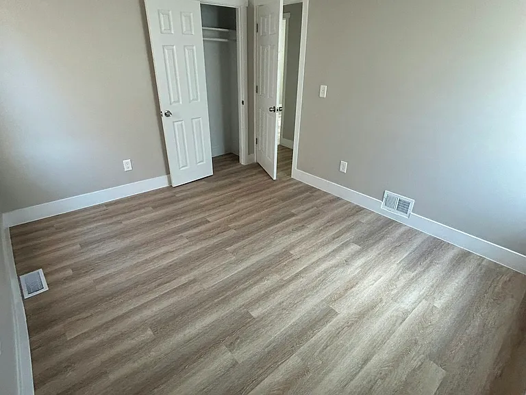 13723 Mapleridge St #1 — Photo 11