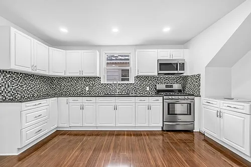 284 Macarthur Ave #2 Photo 1