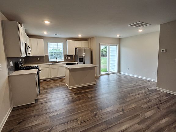 3rd image of 723 Peyden Ln #1