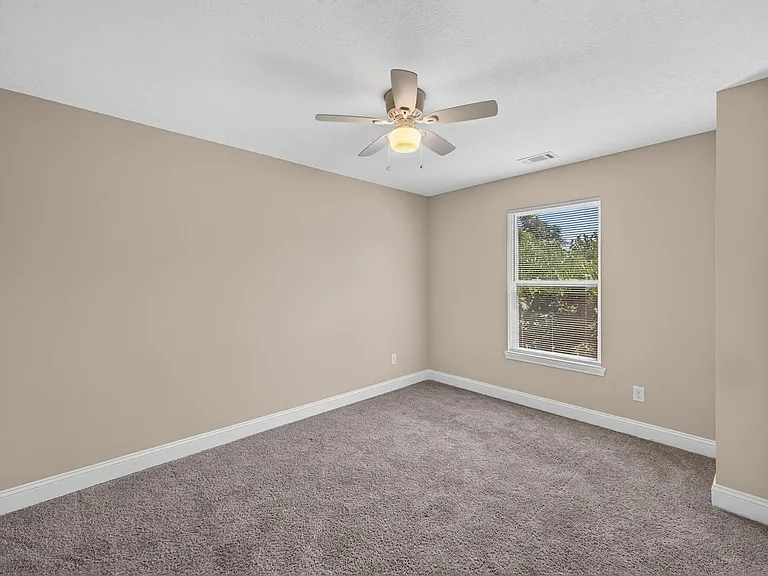 934 Boyd Ln — Photo 12