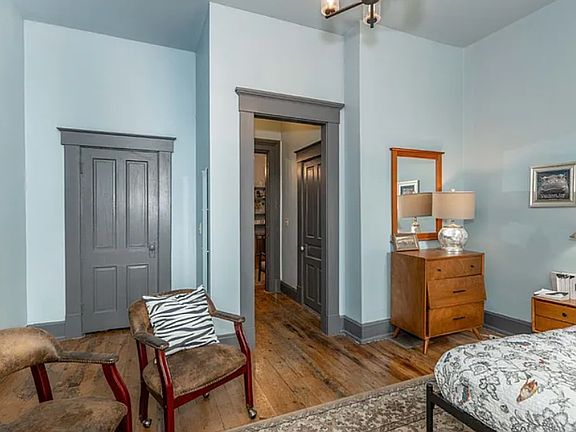 4th image of 104 W Clifton Ave APT 1