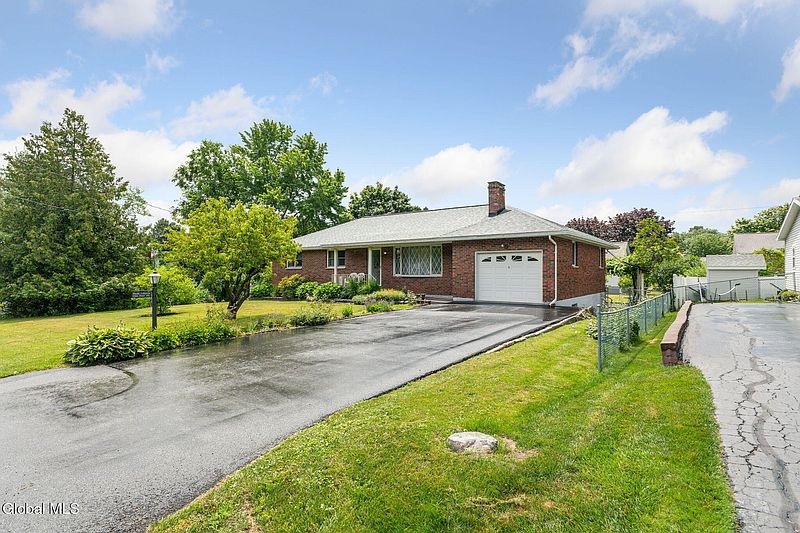 3rd image of 1346 Tracy Avenue