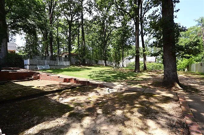 315 Washington Ave Ext — Photo 3