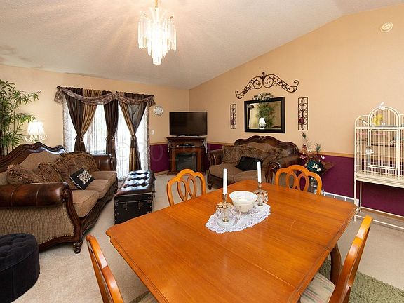 4th image of 1820 Huntington Ln