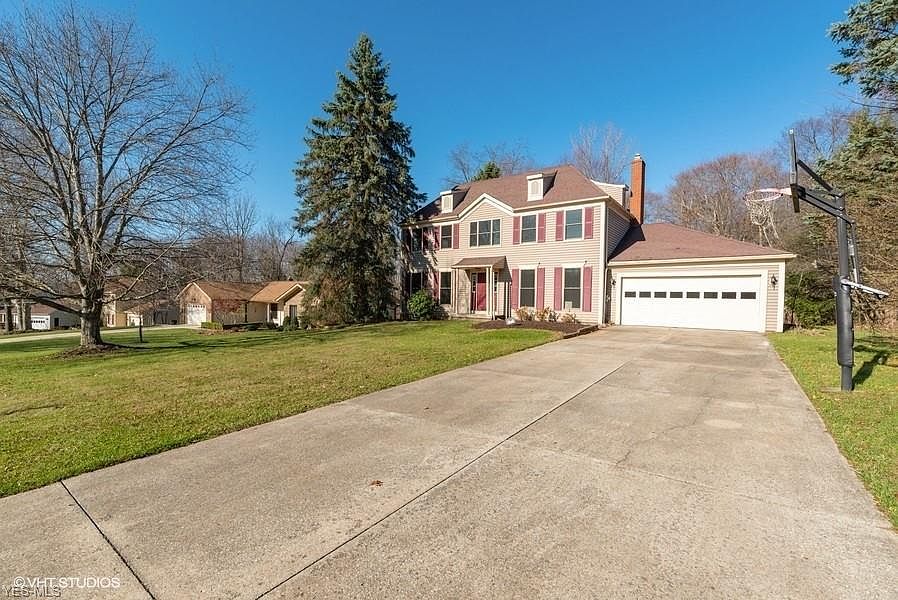 1st image of 32521 N Burr Oak Dr
