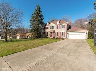 32521 N Burr Oak Dr, Solon, OH 44139