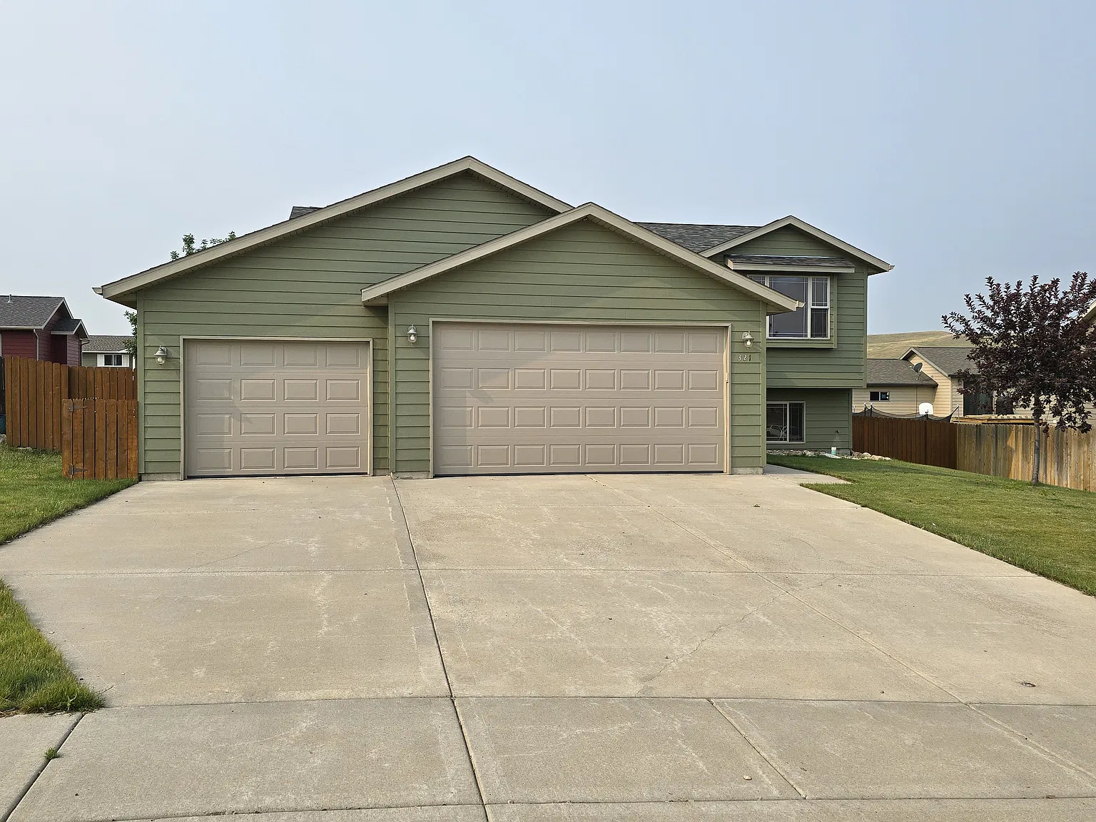 4 bed, 2162 sqft, $2,600 — Photo 2