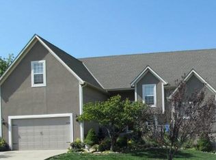 612 Roanke Dr, Raymore, MO 64083