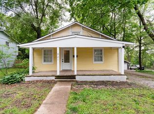 421 Choctaw St, Liberty, MO 64068