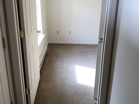 4th image of 236 Wray Ct APT 27