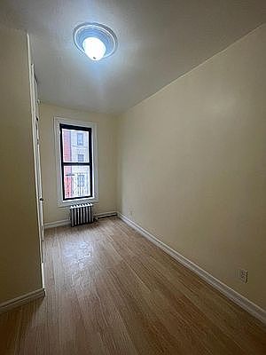 4th image of 3128 Villa Ave #17