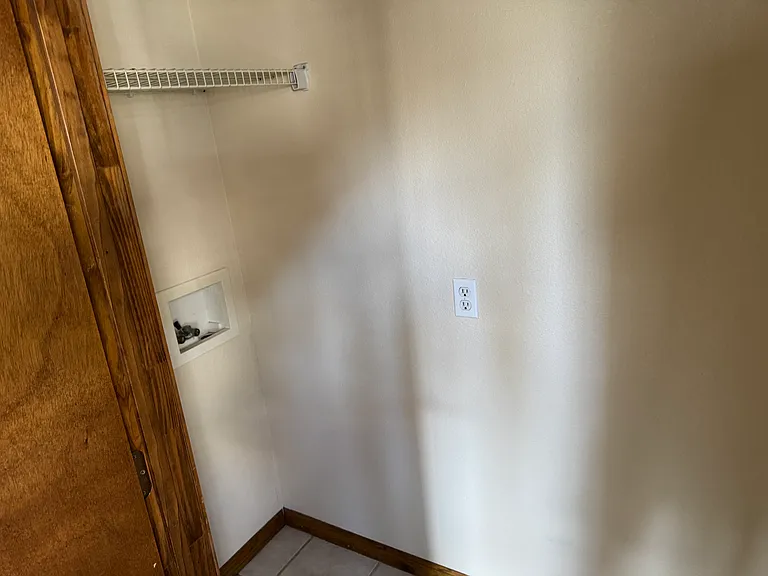 933 W Central St — Photo 5