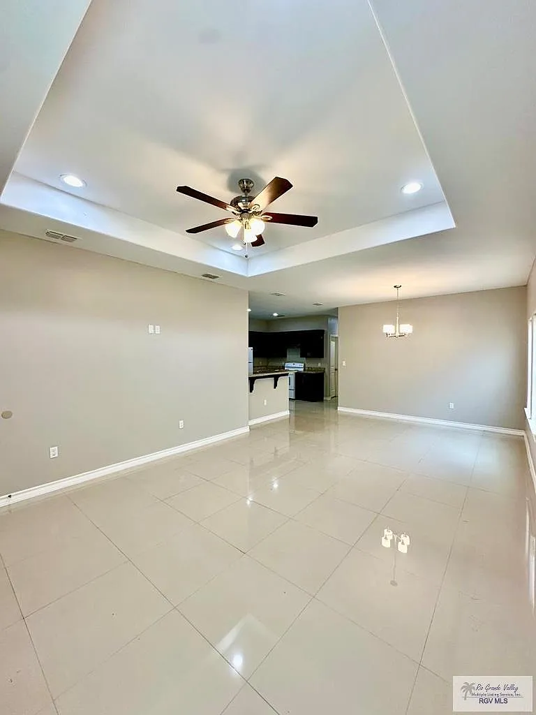 3 bed, 2.0 bath, 1310 sqft, $1,490 — Photo 3