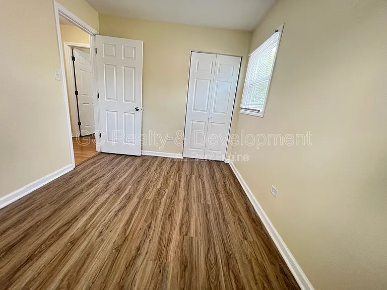 206 E Center St — Photo 10