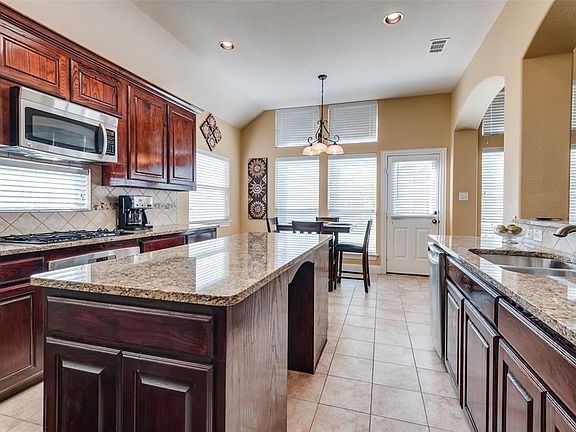 4th image of 1734 Boxwood Ln