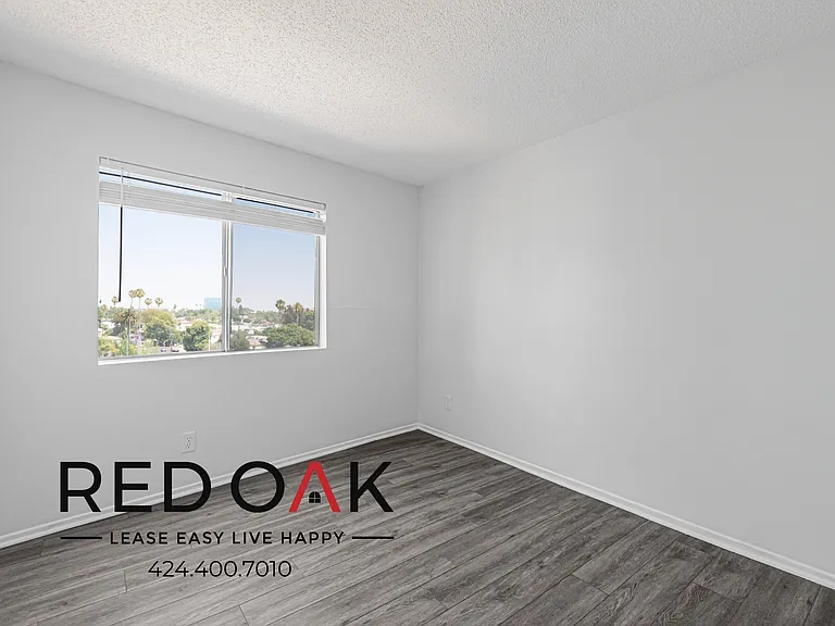 5200 Oakland St #210 — Photo 3
